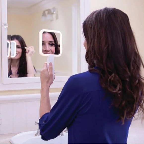 Go Bella Mirror As Seen On TV Ultimate Makeup Mirror Countertop Rechargeable LED - Picture 3 of 11
